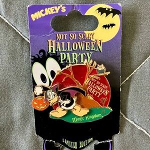 Limited Edition Halloween Party Disney pin